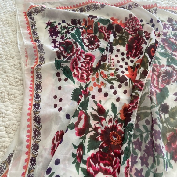 Light-weight Floral Open Kimono - Picture 10 of 11